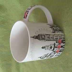 Queens Mug London Icon Mug